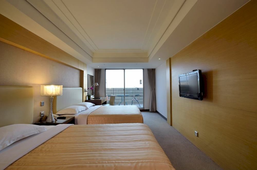 Ever Delightful Business Hotel Chiayi City Exterior photo