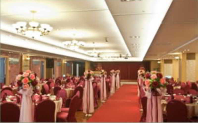 Ever Delightful Business Hotel Chiayi City Exterior photo