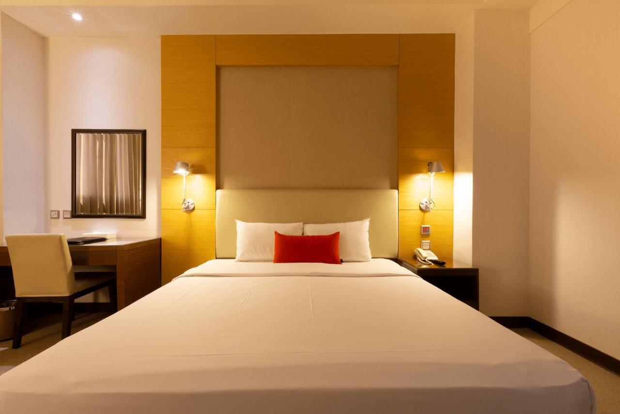 Ever Delightful Business Hotel Chiayi City Exterior photo