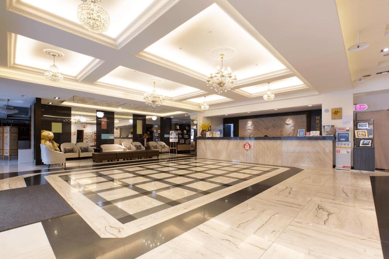 Ever Delightful Business Hotel Chiayi City Exterior photo
