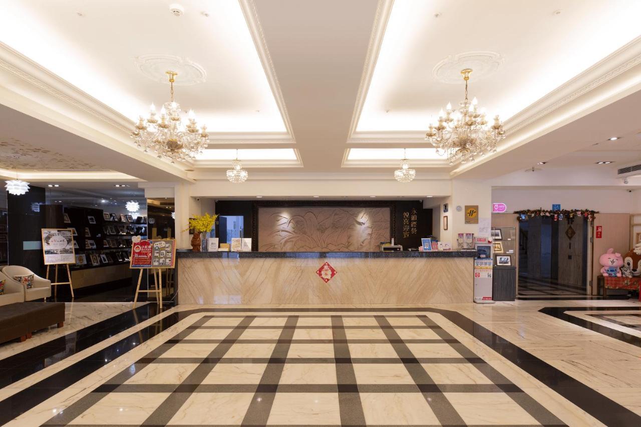 Ever Delightful Business Hotel Chiayi City Exterior photo